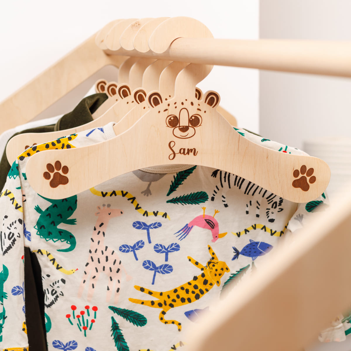 Boyish Hanger